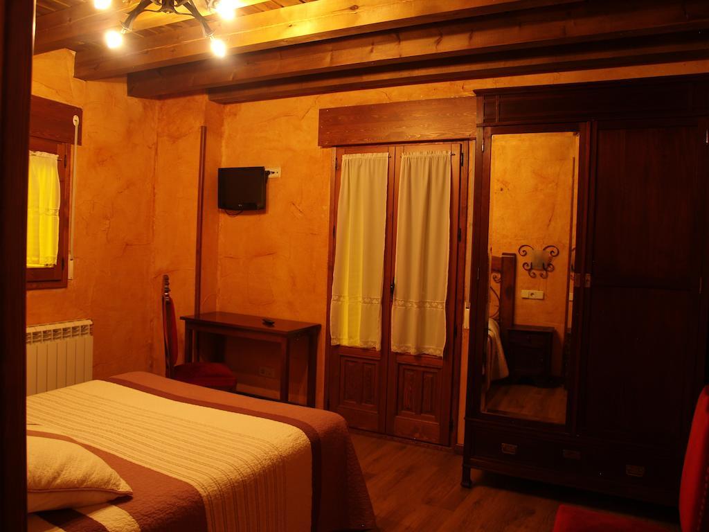 La Casona Del Herrero Navaleno Quarto foto