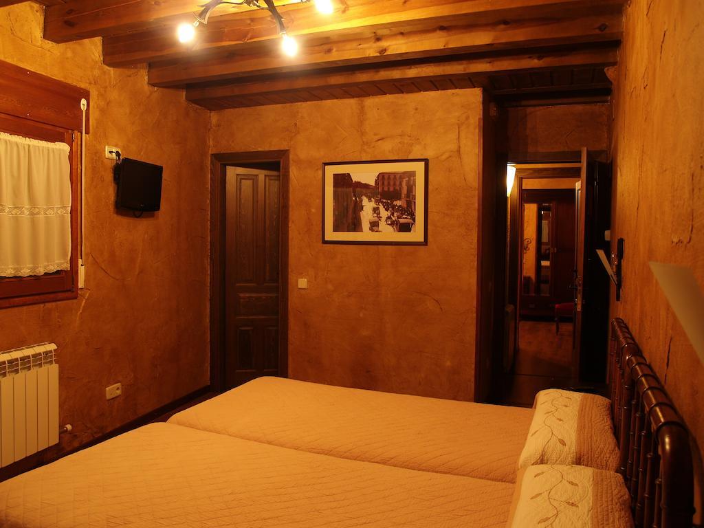 La Casona Del Herrero Navaleno Quarto foto