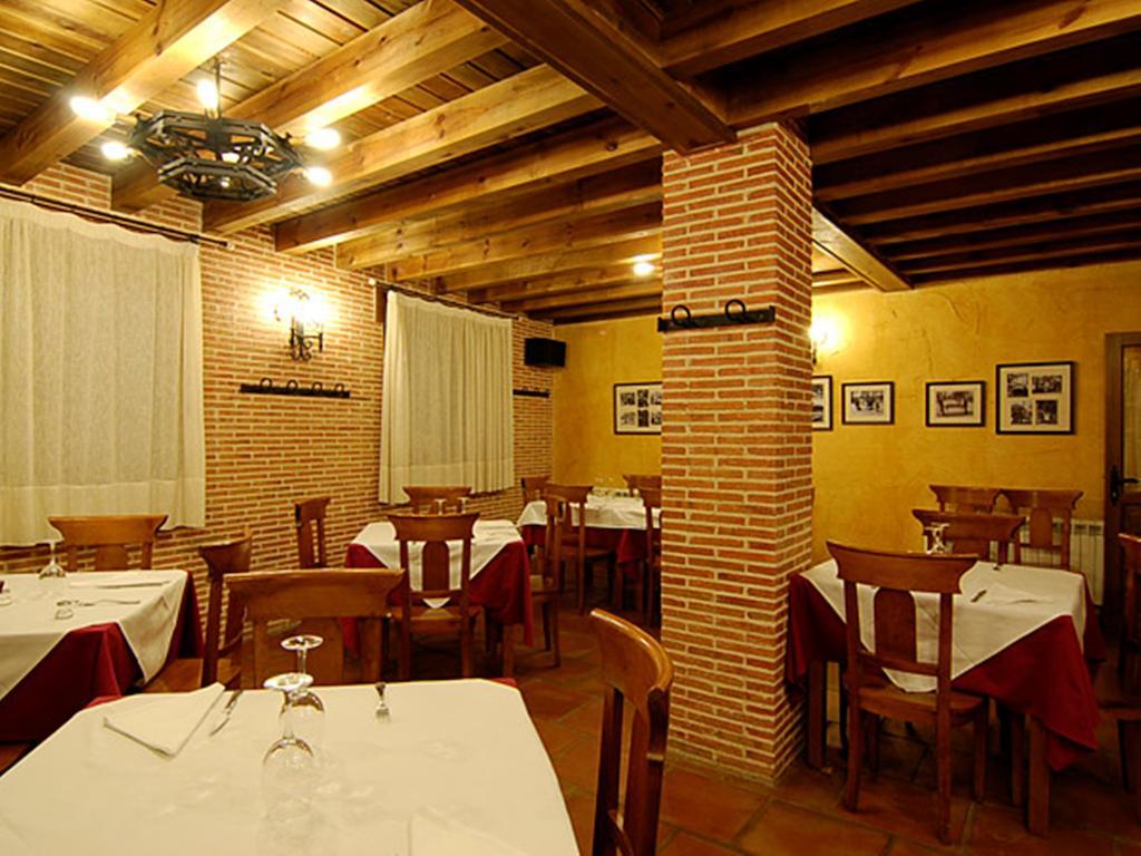 La Casona Del Herrero Navaleno Exterior foto
