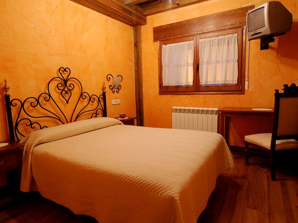 La Casona Del Herrero Navaleno Quarto foto